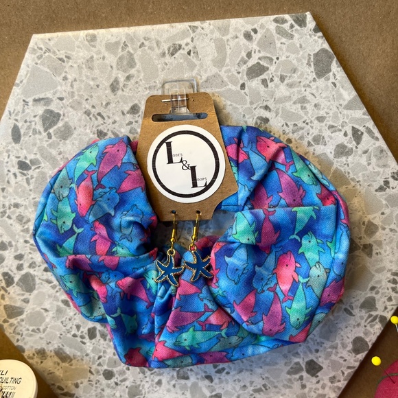 Handmade Blue and Pink Dolphins Scrunchie with Starfish Earrings - Picture 7 of 9